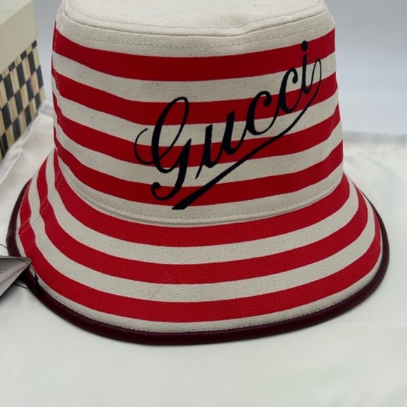 Women's Gucci striped canvas bucket hat . Size large . - Picture 1 of 6